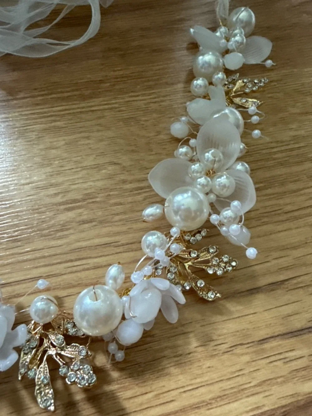 Girls headpiece - pearls and flowers